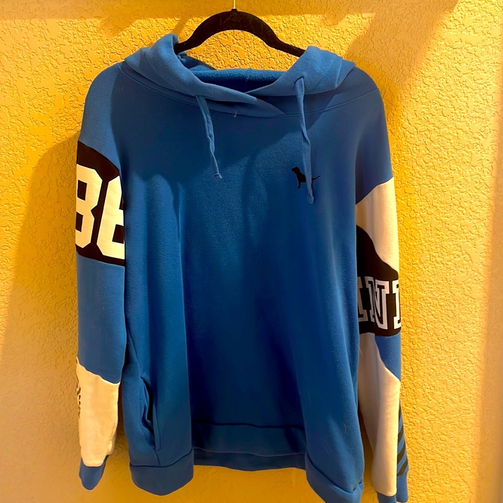 Women’s PINK blue hoodie. Size L with logo and front pockets